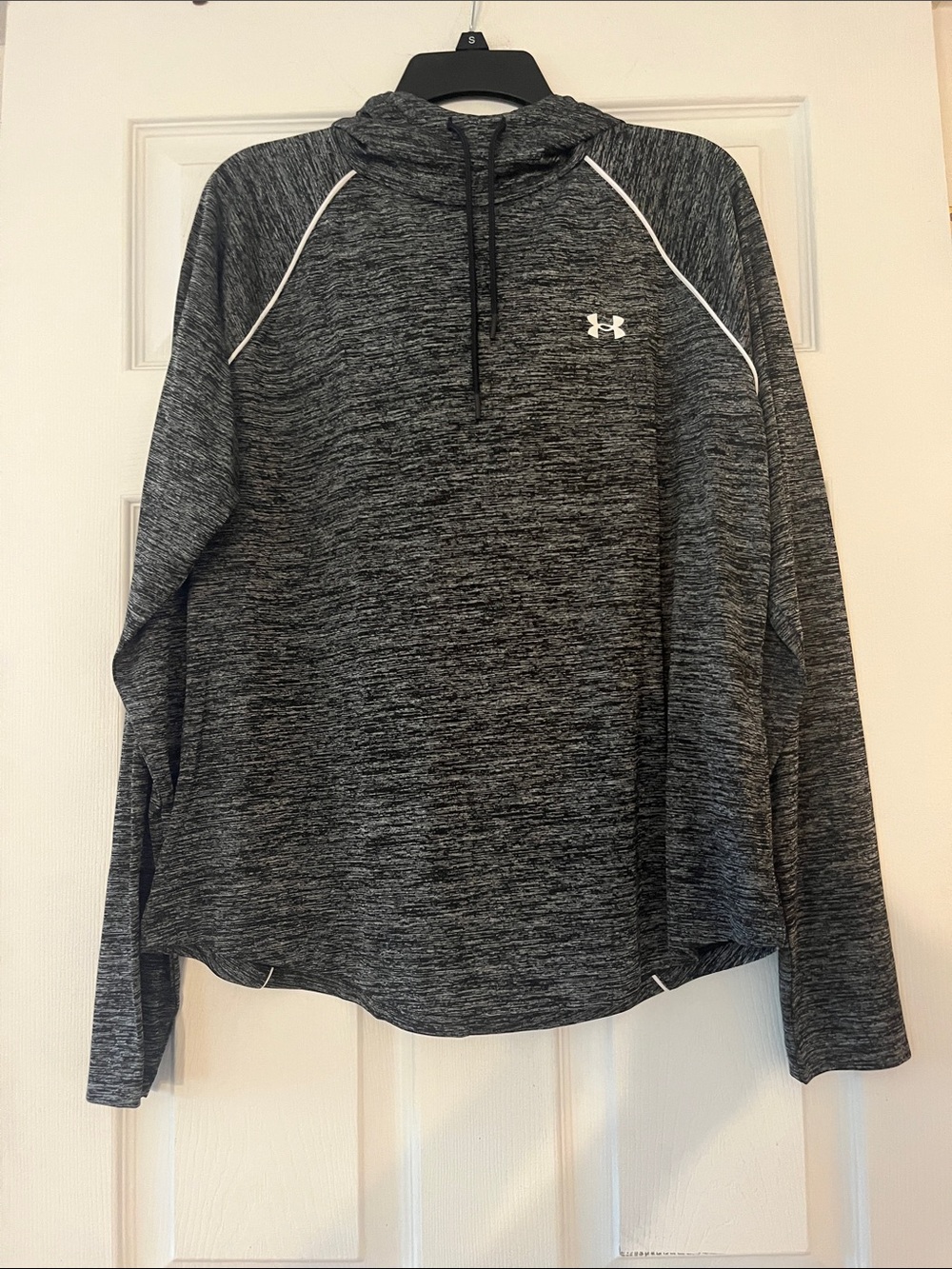 Under Armour Women’s Black Marled Hooded Pullover